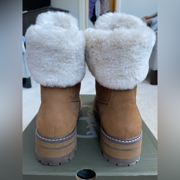 SOLD Timberland Courmayer Valley boots - Picture 6 of 12